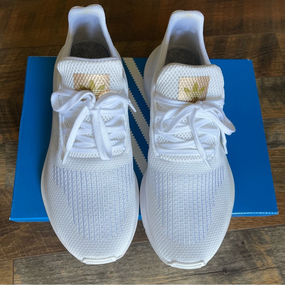 Adidas Women’s Swift Run W Shoes | Size 10.5